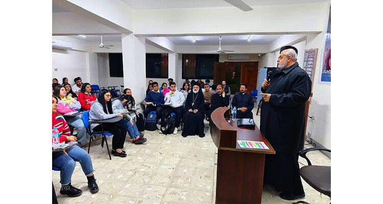 الأنبا باسيليوس يستقبل الأنبا توماس في مؤتمر الشباب الإيبارشي بسمالوط